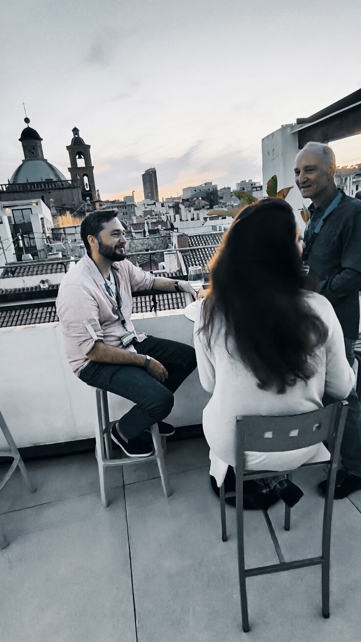 People connecting during the Alicante Nomad Summit